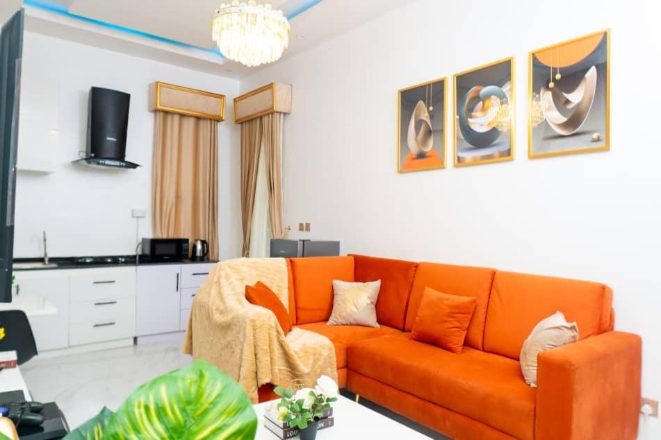 Urban Retreat Luxury Shortlet Apartment Lekki Ajah Lagos With Pool And Gym エクステリア 写真