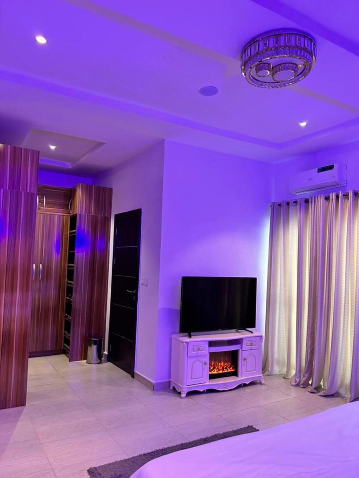 Urban Retreat Luxury Shortlet Apartment Lekki Ajah Lagos With Pool And Gym エクステリア 写真